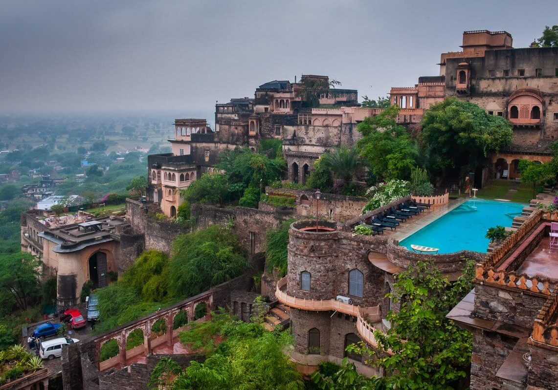 neemrana-fort-wedding-taru-michael-1-2